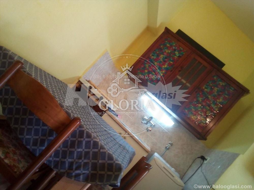 Однокомнатная квартира, 18 м², Центр, Старый город, фото 3