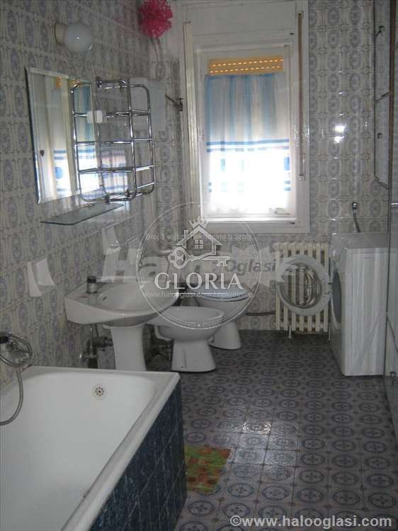 Трёхкомнатная квартира, 72 м², Нови град, Земун, фото 2