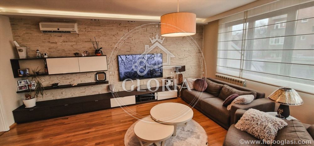 Трёхкомнатная квартира, 86 м², Южни булевар, Врачар