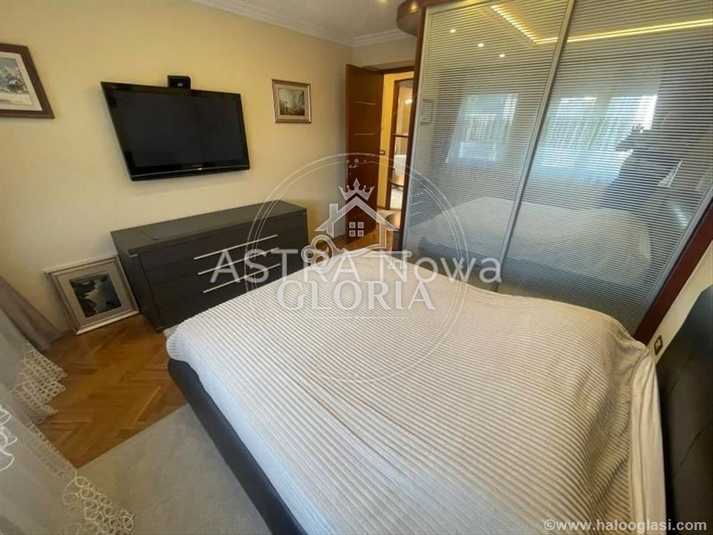 Трёхкомнатная квартира, 75 м², Центр, Старый город, фото 5