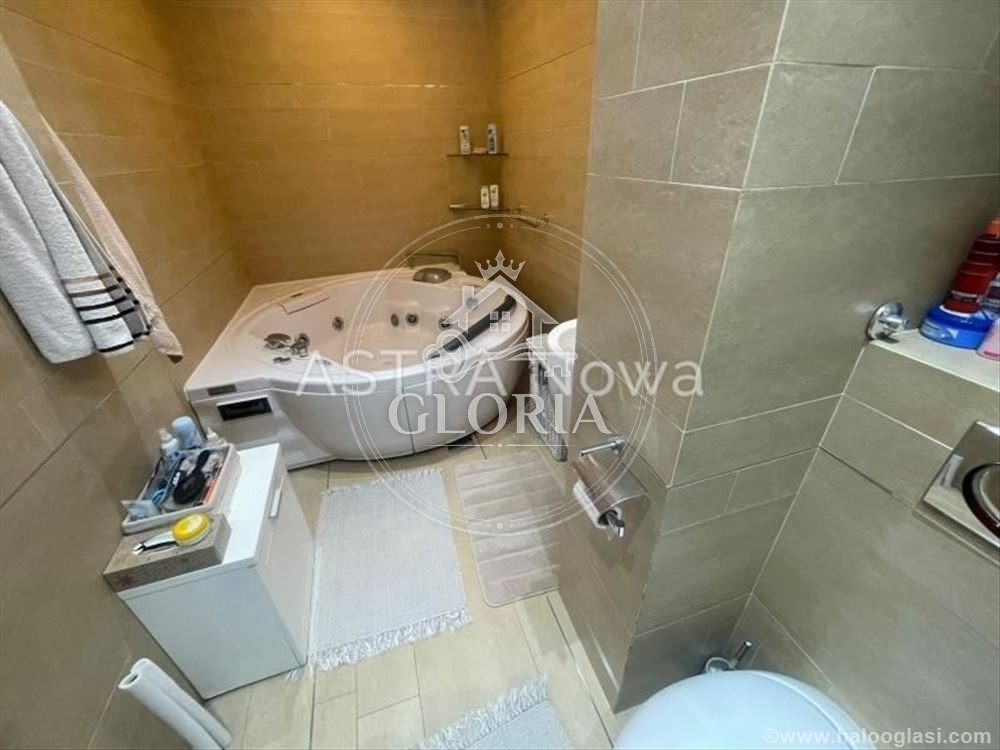 Трёхкомнатная квартира, 75 м², Центр, Старый город, фото 6