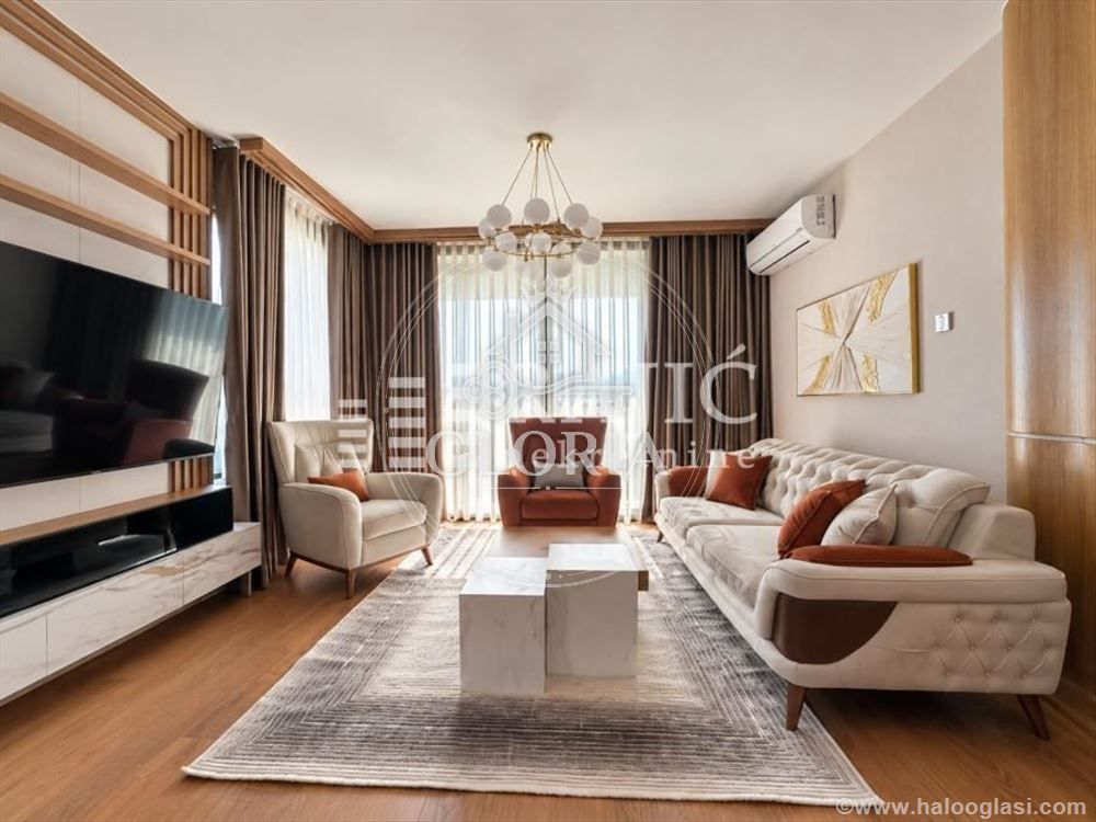 Трёхкомнатная квартира, 80 м², Београд на води -, Савски-Венац
