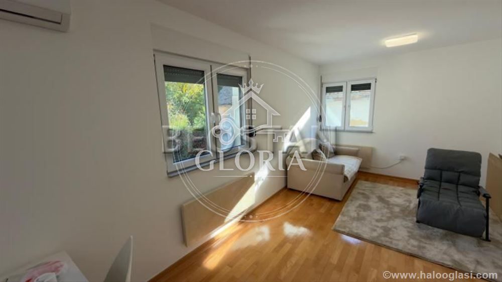 Двухкомнатная квартира, 45 м², Калвария, Земун, фото 3