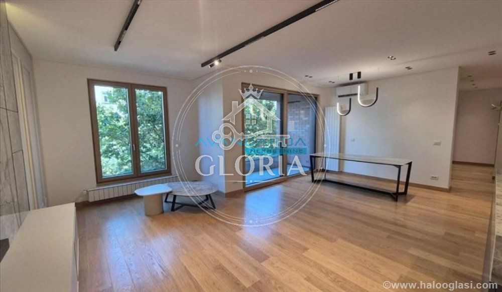 Трёхкомнатная квартира, 94 м², Центр, Врачар