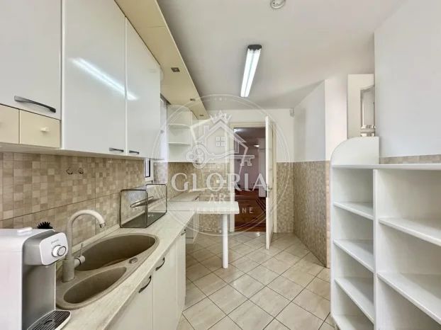 Дом, 270 м², © ОпенСтреетМап цонтрибуторс, Савски-Венац, фото 10