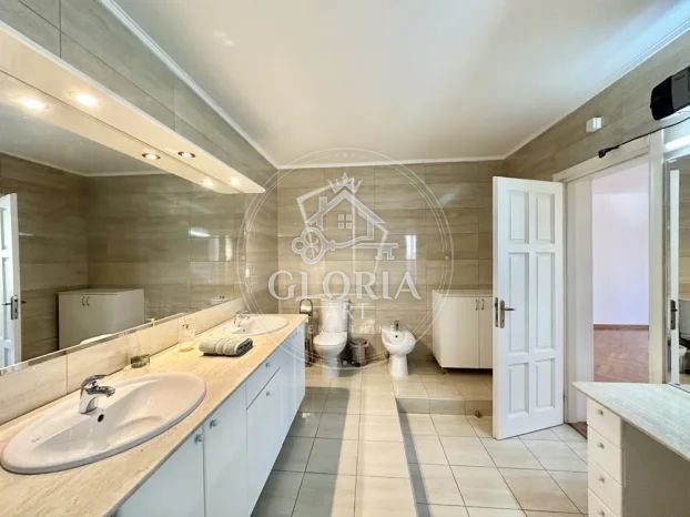 Дом, 270 м², © ОпенСтреетМап цонтрибуторс, Савски-Венац, фото 13