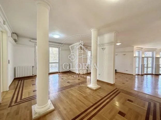 Дом, 270 м², © ОпенСтреетМап цонтрибуторс, Савски-Венац, фото 2