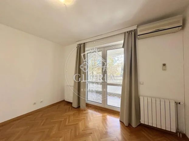 Дом, 270 м², © ОпенСтреетМап цонтрибуторс, Савски-Венац, фото 7