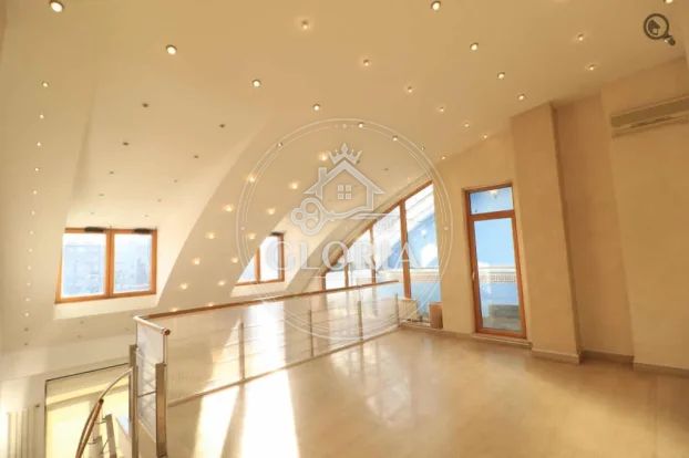 5-комнатная квартира, 222 м², Палилула