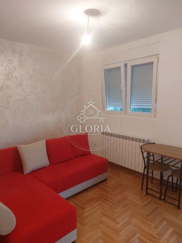 Студия, 24 м², Алтина, Земун