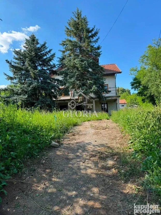 Дом, 423 м², Мала Врбица, Младеновац