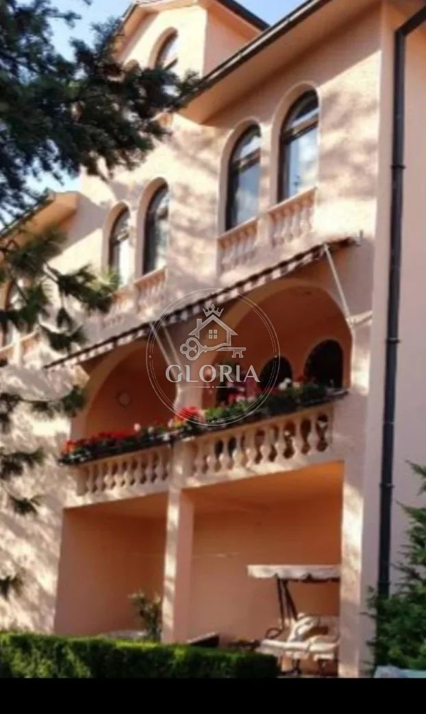 Дом, 460 м², Калуджерица, Гроцка