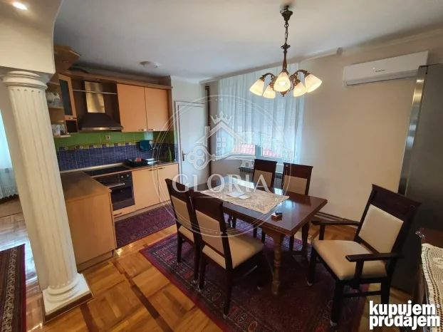 Трёхкомнатная квартира, 100 м², © ОпенСтреетМап цонтрибуторс, Земун, фото 11