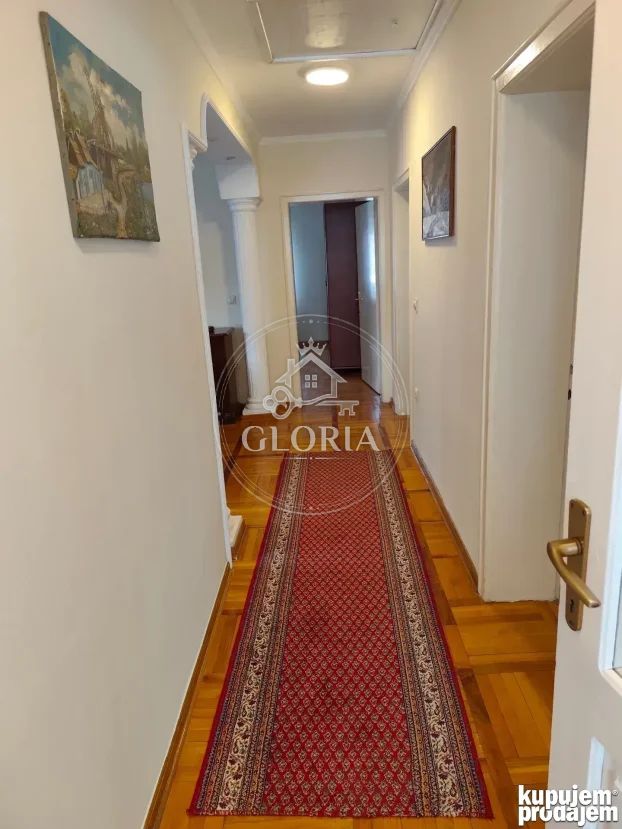 Трёхкомнатная квартира, 100 м², © ОпенСтреетМап цонтрибуторс, Земун, фото 3