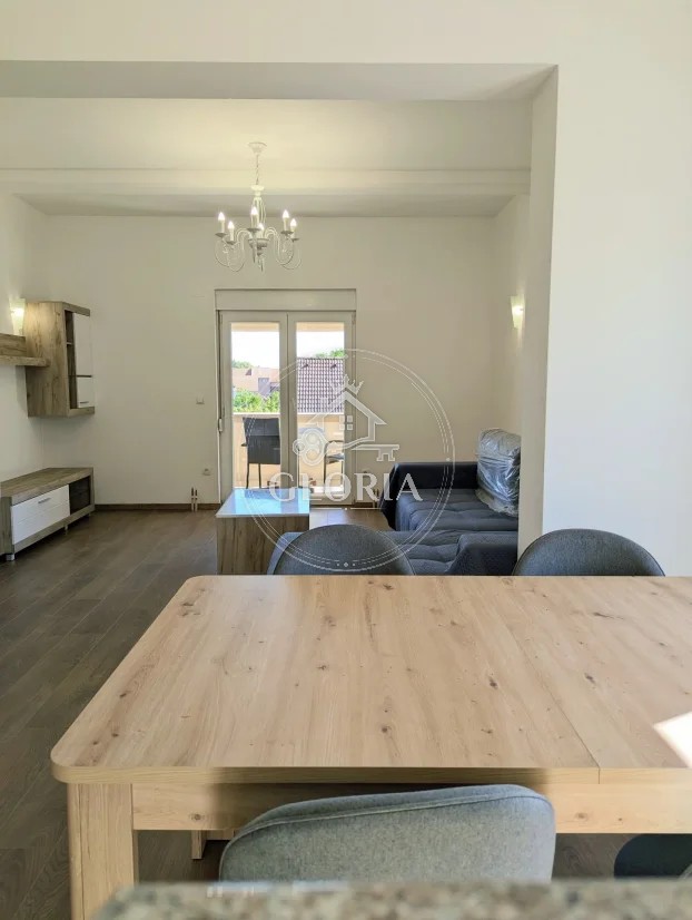 Четырёхкомнатная квартира, 95 м², Сурчин