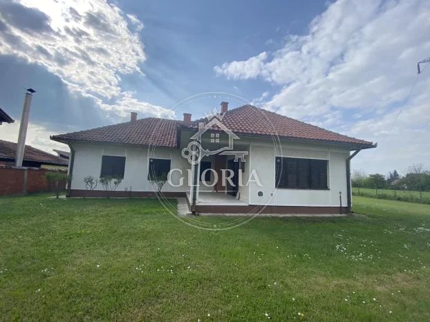 Дом, 158 м², Звечка, Обреновац
