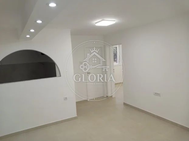 Трёхкомнатная квартира, 51 м², Лабудово брдо, Раковица