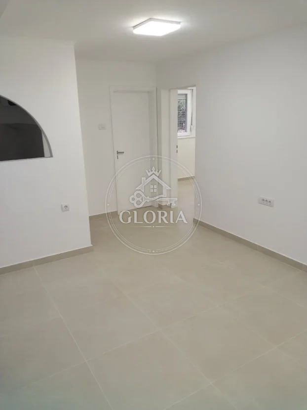 Трёхкомнатная квартира, 51 м², Лабудово брдо, Раковица, фото 10