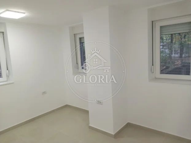 Трёхкомнатная квартира, 51 м², Лабудово брдо, Раковица, фото 2