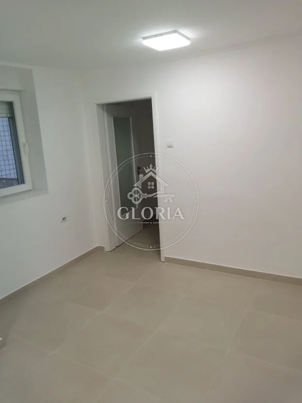 Трёхкомнатная квартира, 51 м², Лабудово брдо, Раковица, фото 4