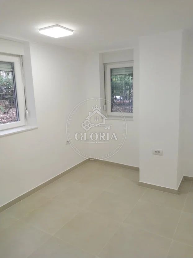Трёхкомнатная квартира, 51 м², Лабудово брдо, Раковица, фото 5