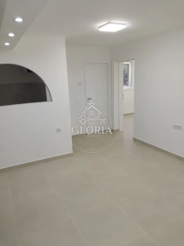 Трёхкомнатная квартира, 51 м², Лабудово брдо, Раковица, фото 7