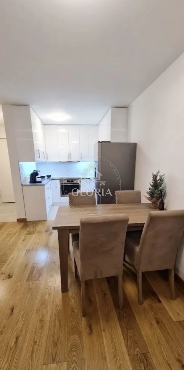 Трёхкомнатная квартира, 75 м², Новый Белград