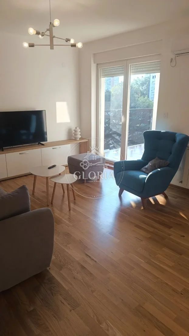 Двухкомнатная квартира, 54 м², Звездара, фото 2