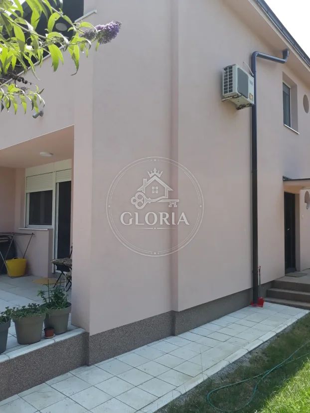 Четырёхкомнатная квартира, 104 м², Земун