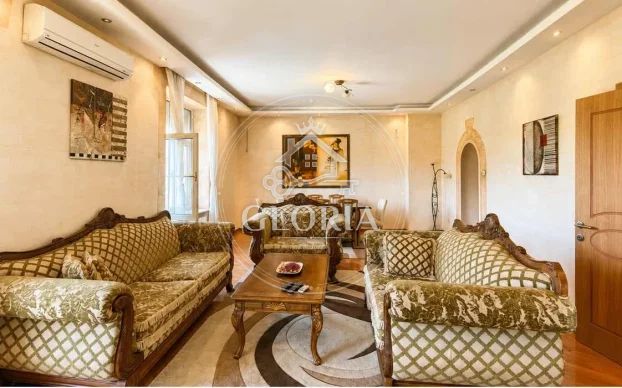 Трёхкомнатная квартира, 120 м², Старый город